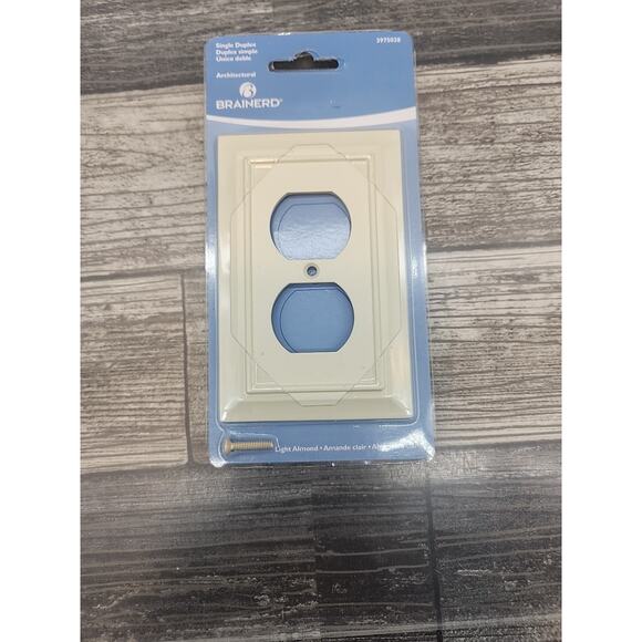 Brainerd Single Duplex Architectural Outlet Cover Light Almond 4Pack [48] - Picture 2 of 10